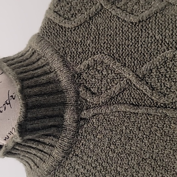 American Eagle Patterened Sweater - Picture 2 of 12